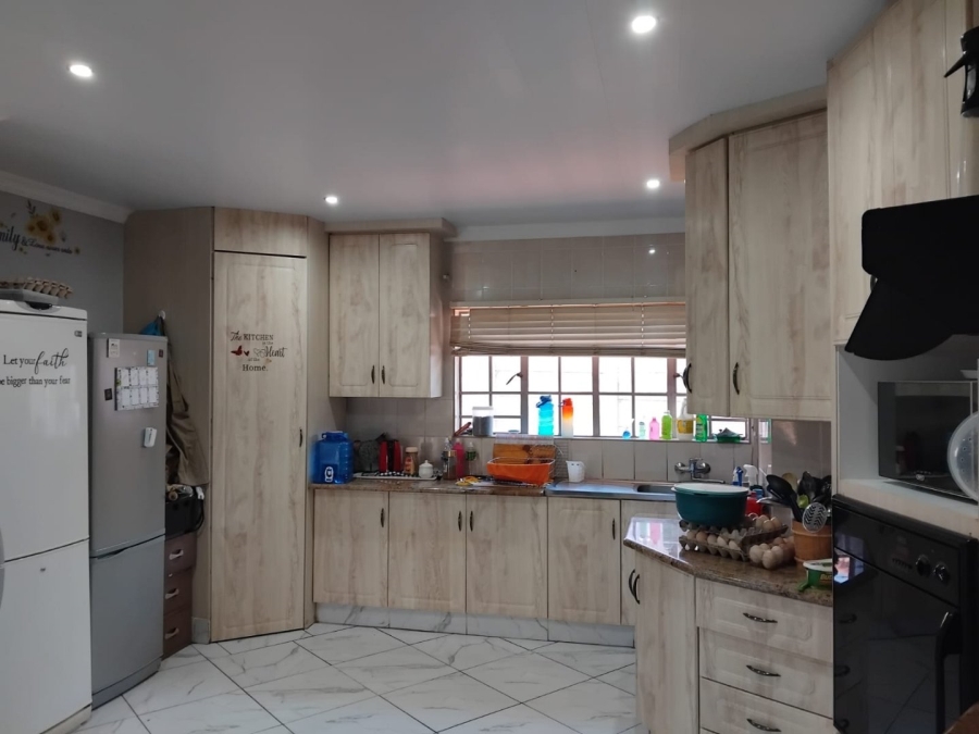 4 Bedroom Property for Sale in Safari Gardens North West